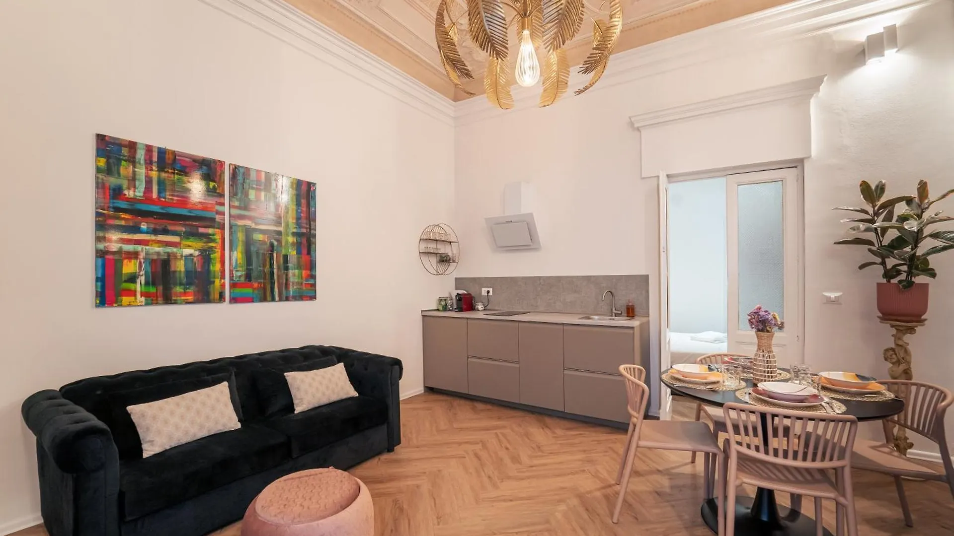 Baroque Design Apartment In Historical City Center contacts